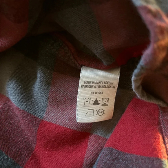 Wind River | Modern Fit Black & Red Plaid 100% Cotton ButtonUp Long Sleeve Shirt - Picture 5 of 8